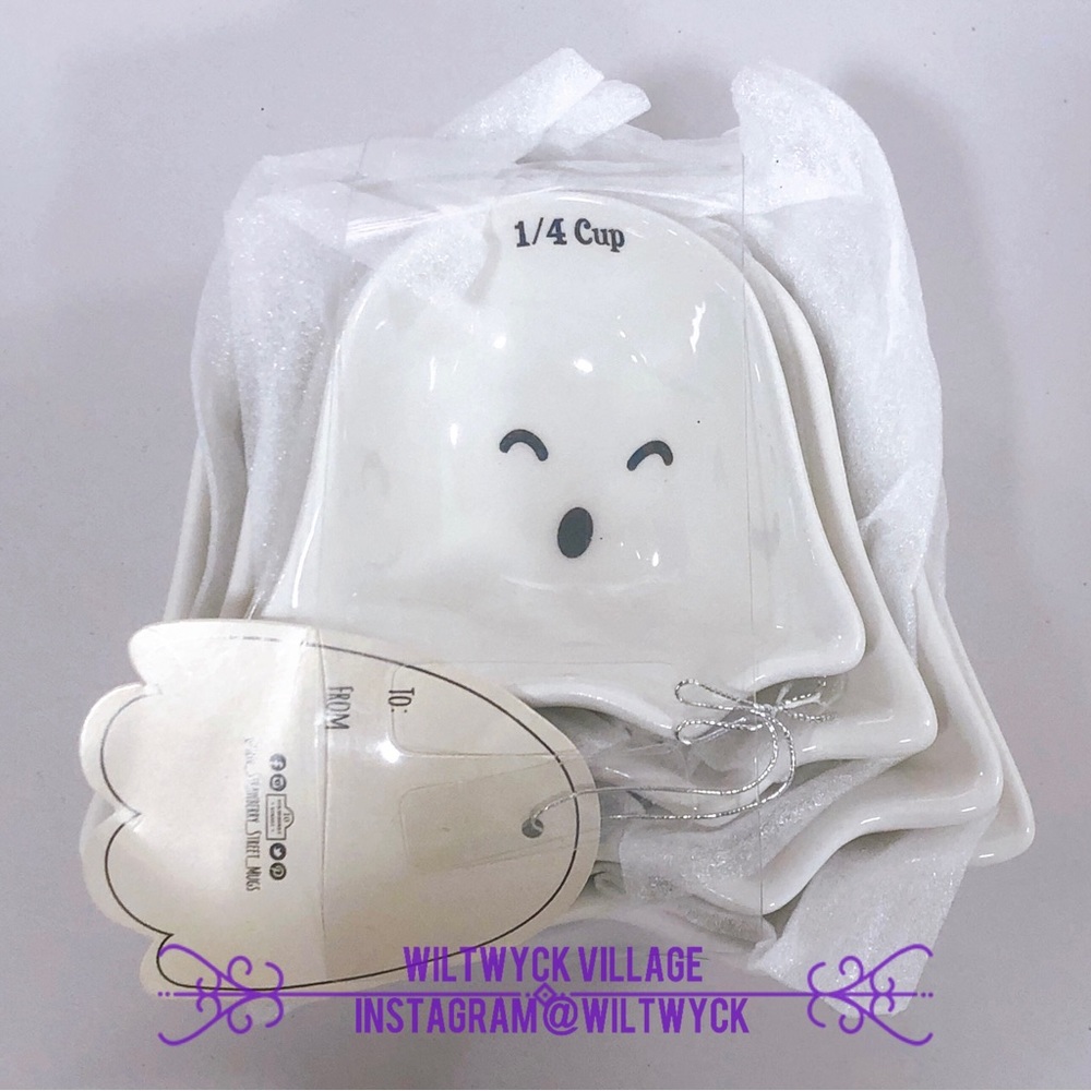 10 Strawberry Street Whimsical Cupboard Ceramic Ghost Measuring Cups